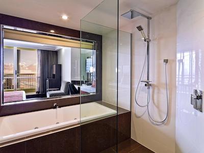 نوتل سورفرز پارادیس