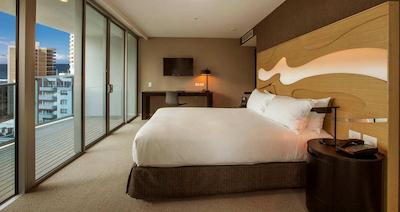 هیلتون سورفرز پارادیس رسیدنسز