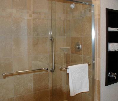 هامپتون این اند سویتز بای هیلتون لدبریج