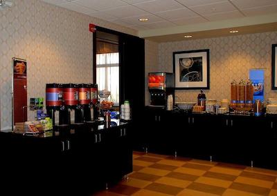 هامپتون این اند سویتز بای هیلتون لدبریج