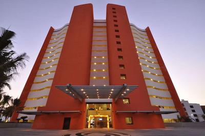 سانست پلازا بیچ ریزرت اند اسپا