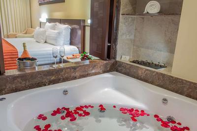 سانست پلازا بیچ ریزرت اند اسپا