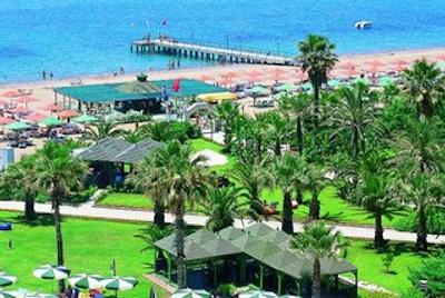 آدورا گلف ریزورت