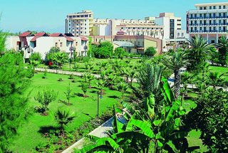آدورا گلف ریزورت