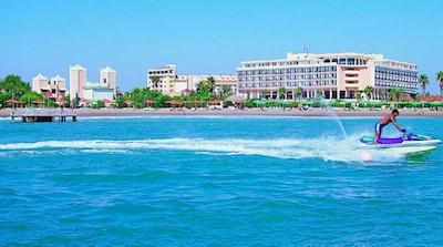 آدورا گلف ریزورت