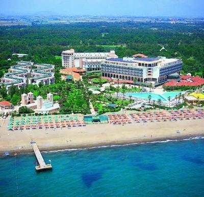 آدورا گلف ریزورت