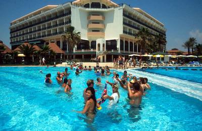 آدورا گلف ریزورت