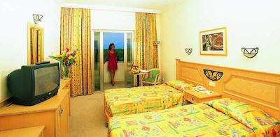 آدورا گلف ریزورت