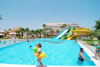 آدورا گلف ریزورت