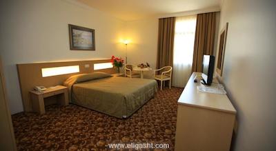 آدورا گلف ریزورت