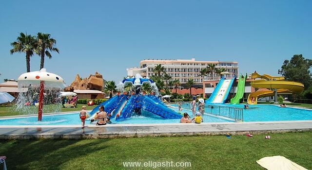 آدورا گلف ریزورت