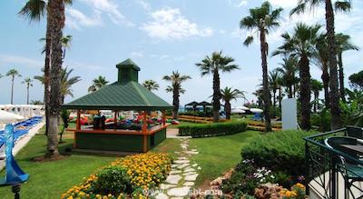 آدورا گلف ریزورت