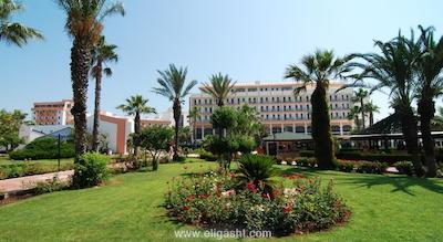 آدورا گلف ریزورت