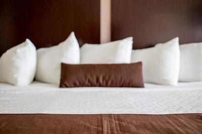 بست وسترن پلاس ایستگات این اند سویتز