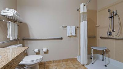 بست وسترن پلاس ایستگات این اند سویتز