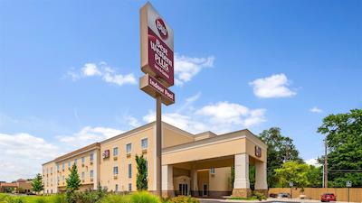 بست وسترن پلاس ایستگات این اند سویتز