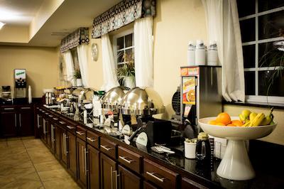 بست وسترن پلاس ایستگات این اند سویتز