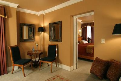 ریتنهوس 1715 ا بوتیک هتل