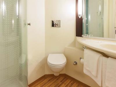 ایبیز کسری اُتلی