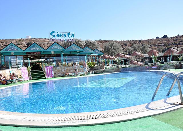 سیستا بیچ اپارتمنتز