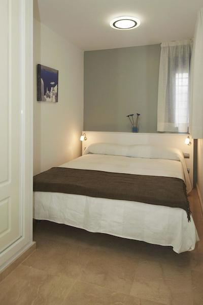 اپارتامنتز بنالمادنا پلا گود پلاسز