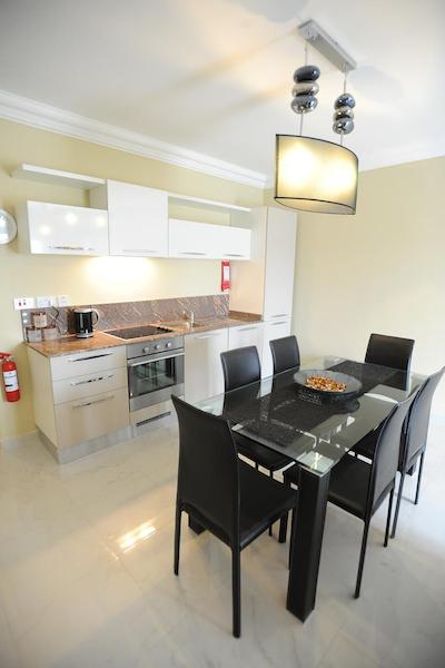 اُنیکس اپارتمنتز