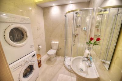 اُنیکس اپارتمنتز