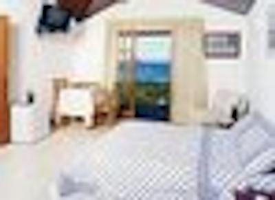 کرنادو بیچ هتل