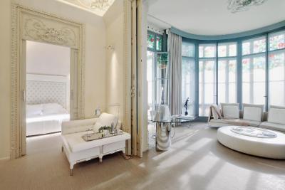 ال پالاوت لیوینگ