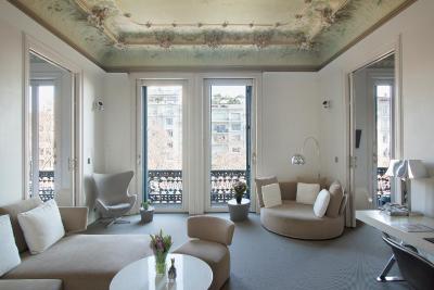 ال پالاوت لیوینگ