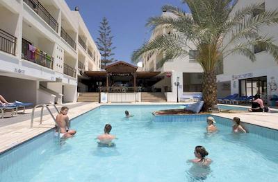 لیکوید هتل اپارتمنتز