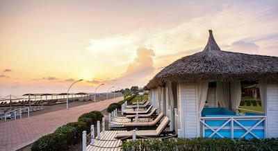 اینویستا هتل بلک