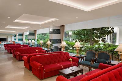 اینویستا هتل بلک