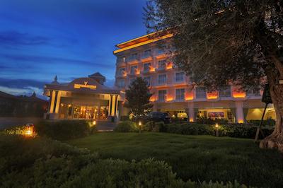 اینویستا هتل بلک