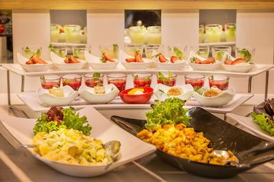 اینویستا هتل بلک