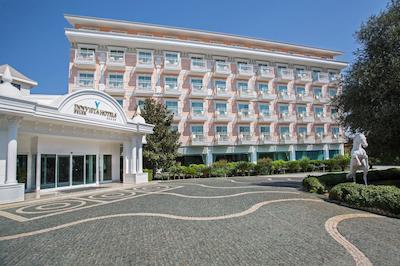 اینویستا هتل بلک