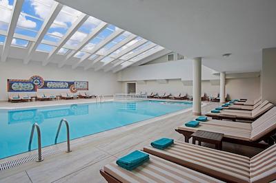 اینویستا هتل بلک