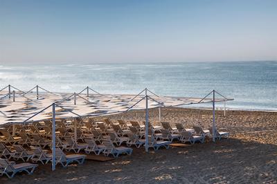 اینویستا هتل بلک