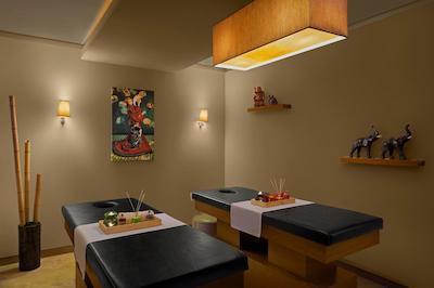 اینویستا هتل بلک