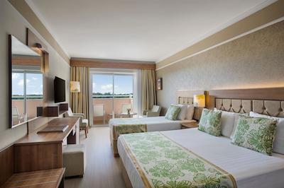 اینویستا هتل بلک