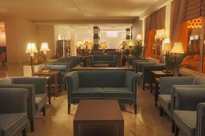 اینویستا هتل بلک