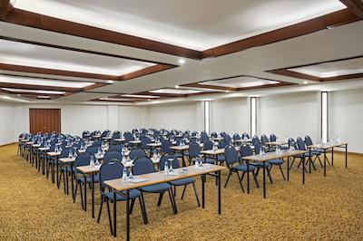 اینویستا هتل بلک