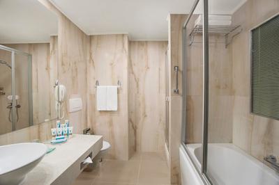 اینویستا هتل بلک