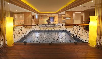 اینویستا هتل بلک