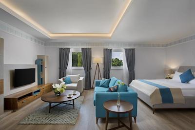 اینویستا هتل بلک