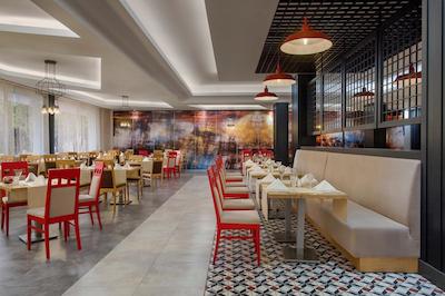 اینویستا هتل بلک