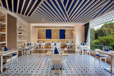 اینویستا هتل بلک