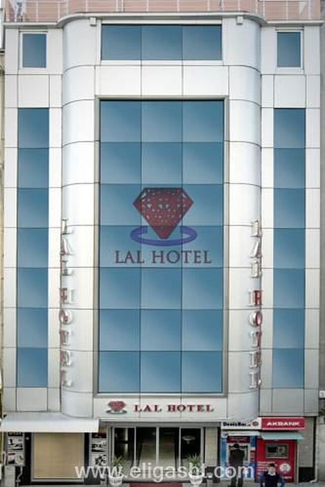 لال هتل