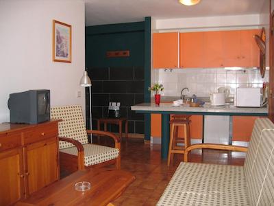 لاگونا اپارتمنتز