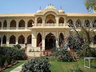 بیساو پالاس